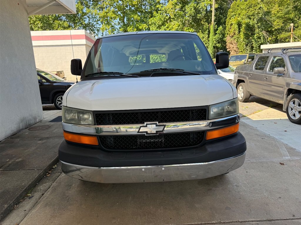 Used 2003 Chevrolet Express 3500 Extended Passenger w/ LS Preferred Equipment Group RWD image 11