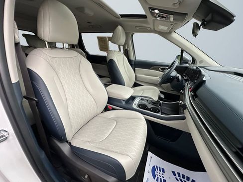 Certified 2026 Kia Carnival SX w/ SX Dark Edition Package FWD image 15