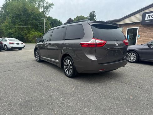 Used 2018 Toyota Sienna XLE w/ Protection Package AWD/4WD image 13