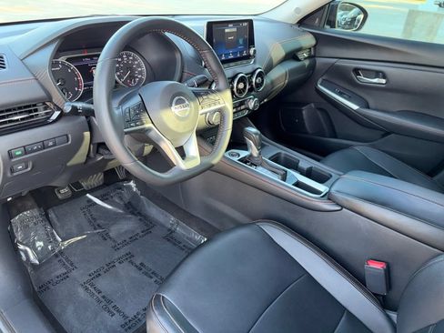 Used 2023 Nissan Sentra SR w/ SR Premium Package FWD image 8