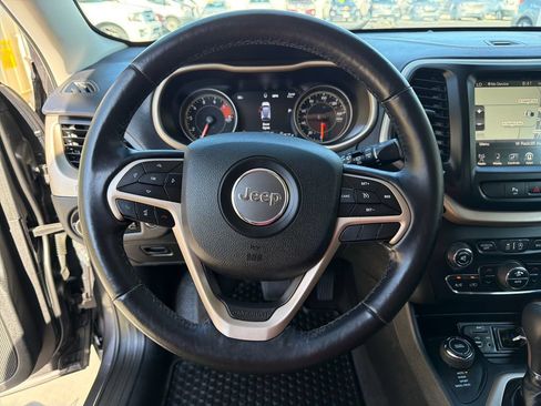 Used 2018 Jeep Cherokee Limited w/ High Altitude Package AWD/4WD image 16