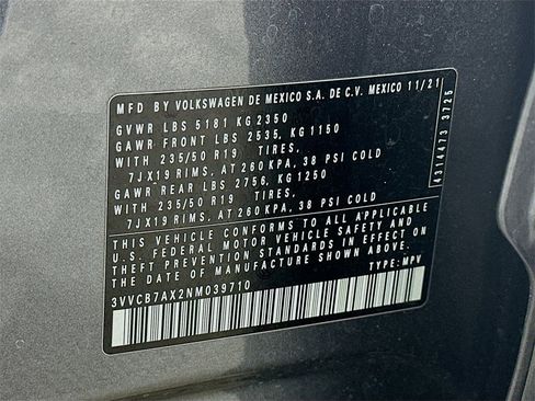 Used 2022 Volkswagen Tiguan SE R-Line image 37