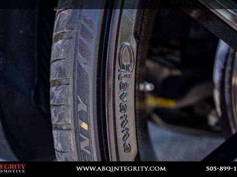 Used 2022 Rolls-Royce Cullinan w/ Dynamic Package image 14