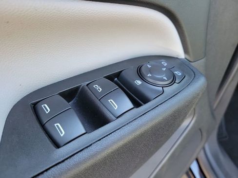 Certified 2024 Chevrolet Equinox LS FWD image 19
