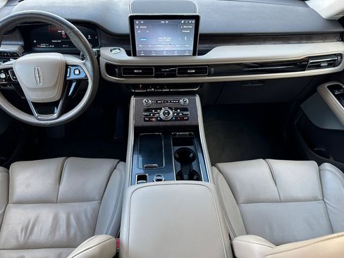 Certified 2023 Lincoln Aviator Reserve w/ Equipment Group 201A image 12