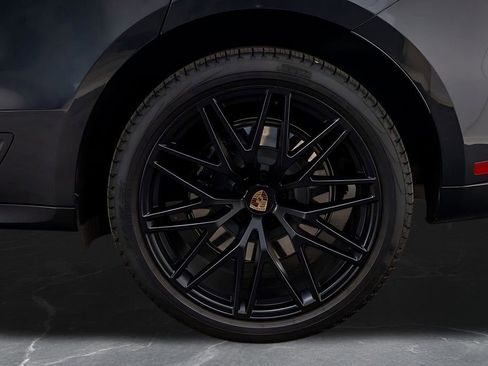 Used 2025 Porsche Macan GTS image 52