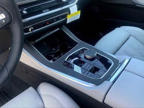 Used 2026 BMW X5 sDrive40i image 8