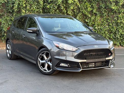 Used 2016 Ford Focus ST FWD image 1