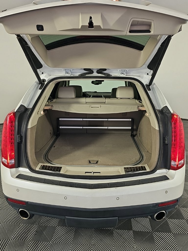 Used 2016 Cadillac SRX Premium w/ Trailering Package FWD image 13