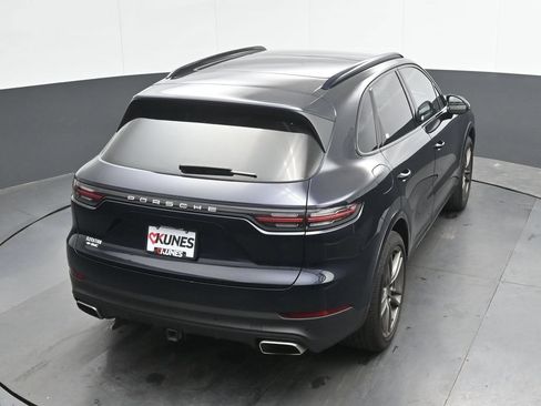 Used 2023 Porsche Cayenne AWD/4WD image 28