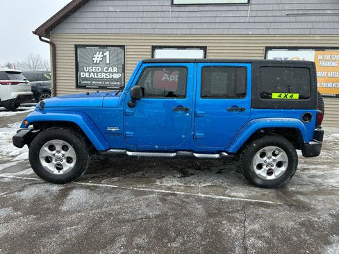 Used 2014 Jeep Wrangler Unlimited Sahara w/ Dual Top Group image 8