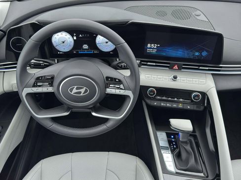 New 2026 Hyundai Elantra Limited FWD image 17