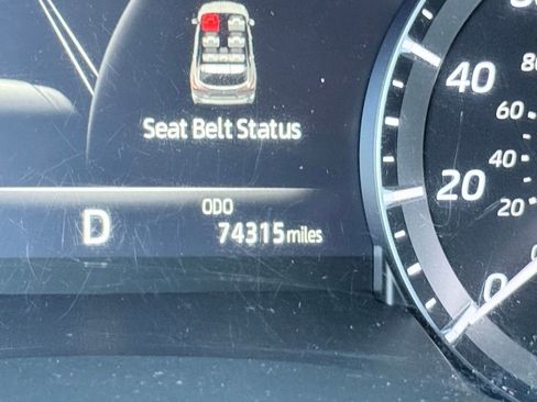 Used 2021 Toyota Highlander XLE image 17