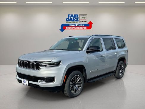 New 2024 Jeep Wagoneer Base w/ Premium Group I image 10