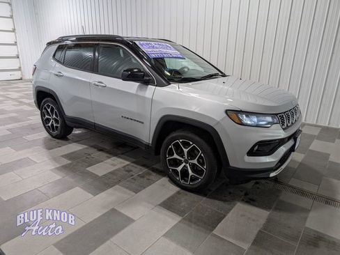 Used 2025 Jeep Compass Limited AWD/4WD image 5
