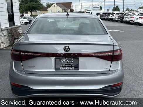 Used 2026 Volkswagen Jetta SE FWD image 7