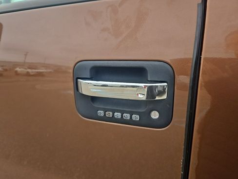 Used 2012 Ford F150 XLT w/ XLT Chrome Pkg image 9