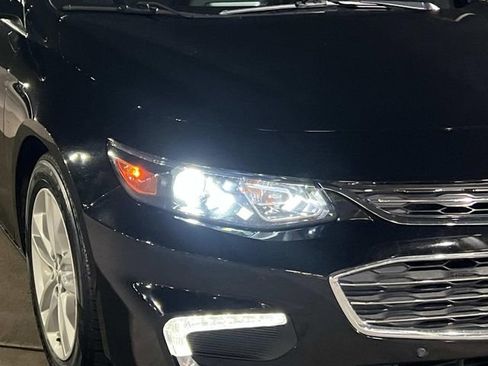 Used 2018 Chevrolet Malibu Hybrid w/ Driver Confidence Package image 7