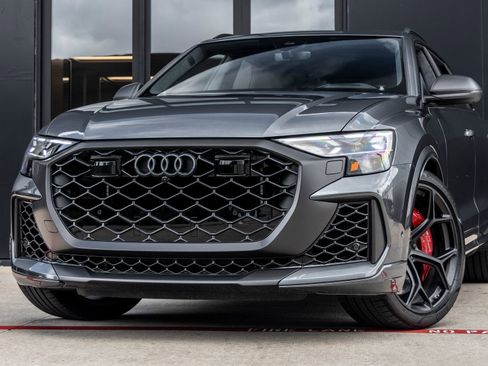 Used 2026 Audi RS Q8 performance AWD/4WD image 3