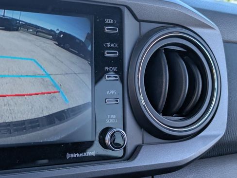 Used 2021 Toyota Tacoma TRD Off-Road image 16