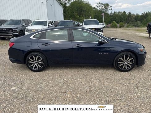 Used 2017 Chevrolet Malibu LT w/ Leather Package FWD image 6