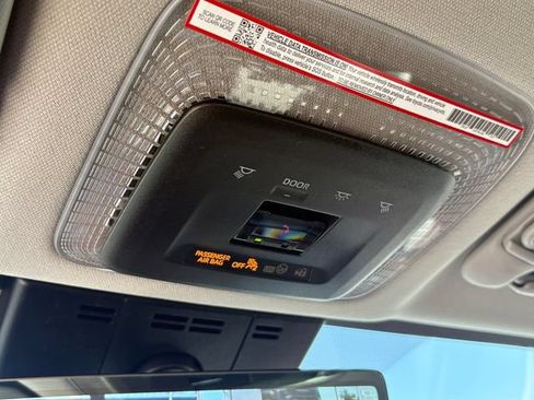 New 2026 Toyota Prius Plug-In Hybrid FWD image 27