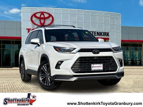Used 2025 Toyota Grand Highlander AWD Hybrid image 1