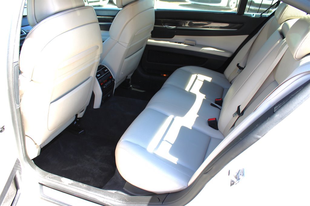 Used 2012 BMW 750Li RWD image 19
