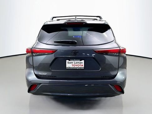 Used 2023 Toyota Highlander Limited image 6