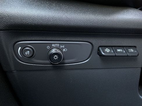 Used 2023 Buick Envision Avenir image 15