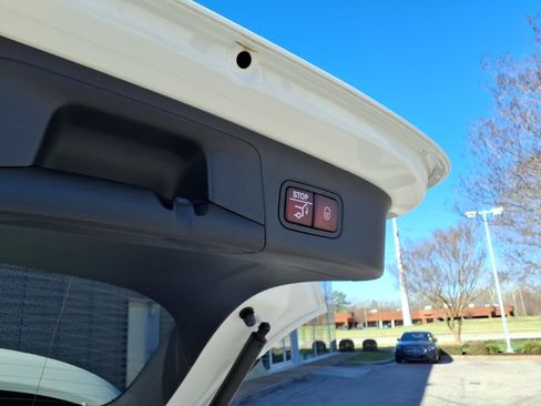 Certified 2025 Mercedes-Benz GLA 250 4MATIC image 34