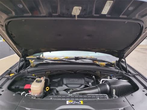 Used 2022 Jeep Grand Cherokee Overland w/ Adv Protech Group III image 15