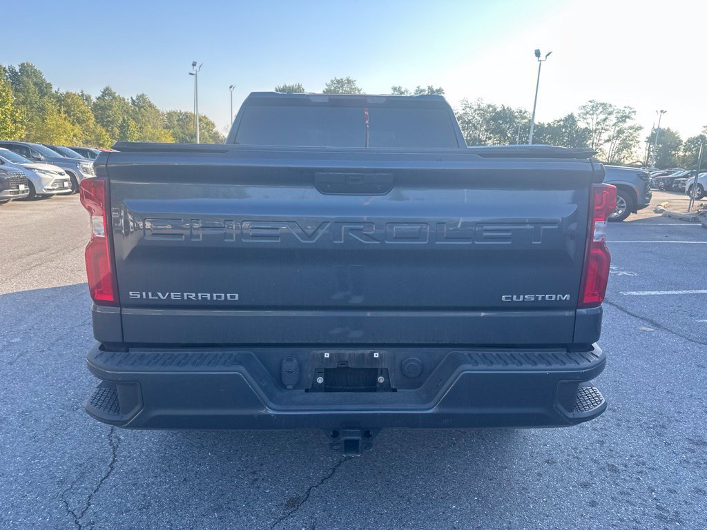 Used 2022 Chevrolet Silverado 1500 Custom w/ LPO, Blackout Package AWD/4WD image 6