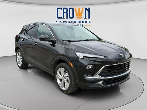 Used 2024 Buick Encore GX Preferred FWD image 1