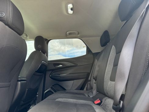 Used 2024 Chevrolet TrailBlazer LT FWD image 17