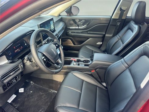 New 2026 Lincoln Corsair Premiere image 9