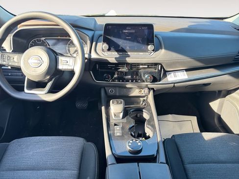 Used 2023 Nissan Rogue SV image 11