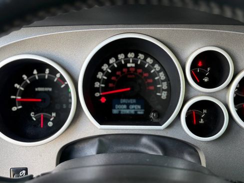 Used 2010 Toyota Tundra Limited image 13