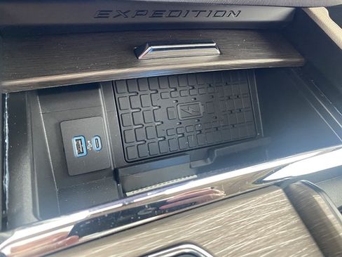 Used 2024 Ford Expedition Max Limited AWD/4WD image 25