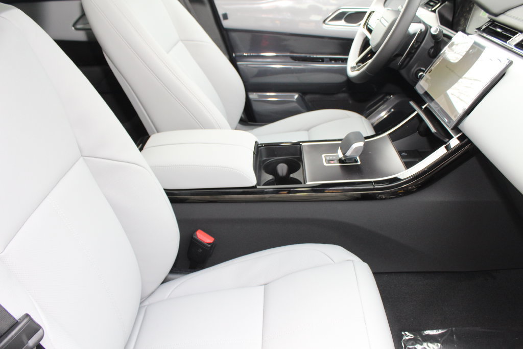 New 2026 Land Rover Range Rover Velar Dynamic SE AWD/4WD image 35
