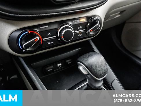 Used 2025 Kia Soul LX image 36