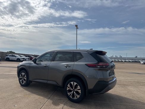 Certified 2023 Nissan Rogue SV FWD image 13