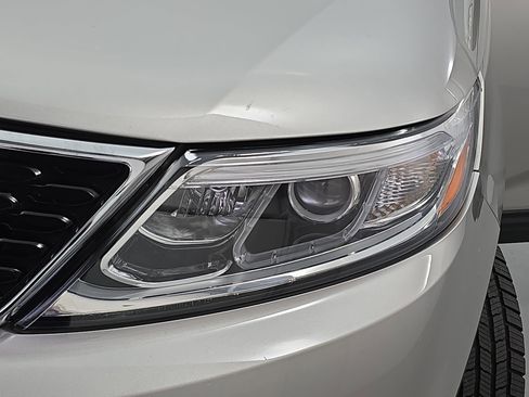 Used 2014 Kia Sorento LX image 28