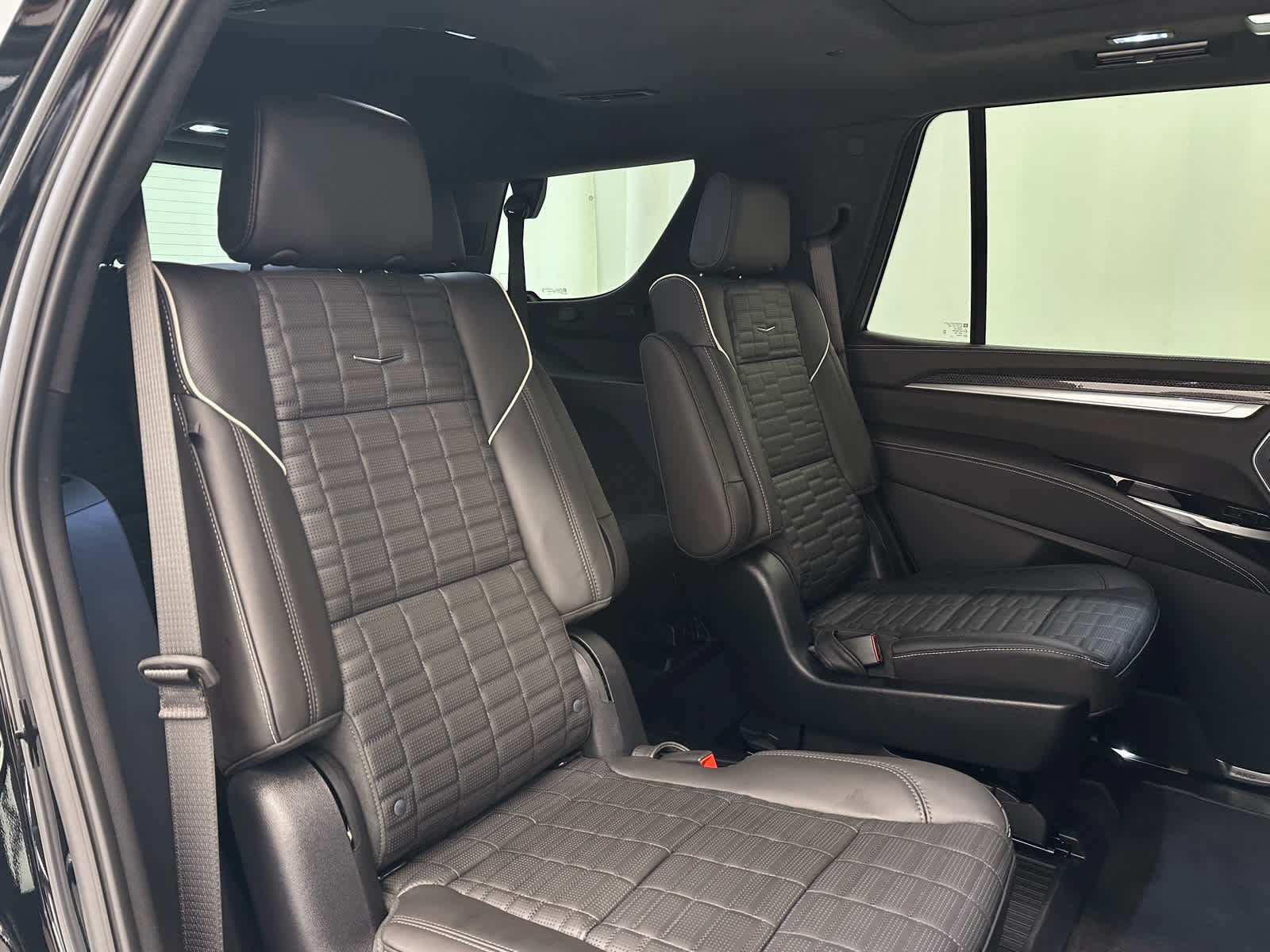 Used 2026 Cadillac Escalade V w/ LPO, ONYX Package AWD/4WD image 23