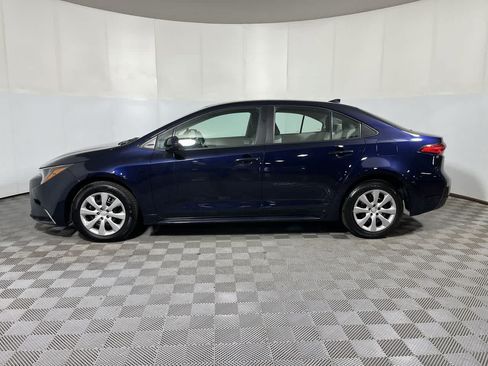 Used 2024 Toyota Corolla LE FWD image 5