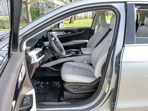Used 2022 Lincoln Nautilus Black Label AWD/4WD image 5