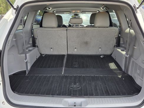 Used 2019 Toyota Highlander LE image 11