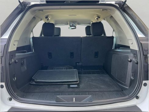 Used 2017 Chevrolet Equinox LS image 32