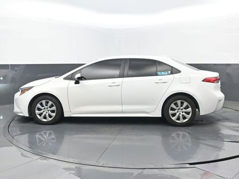 Used 2022 Toyota Corolla LE FWD image 7