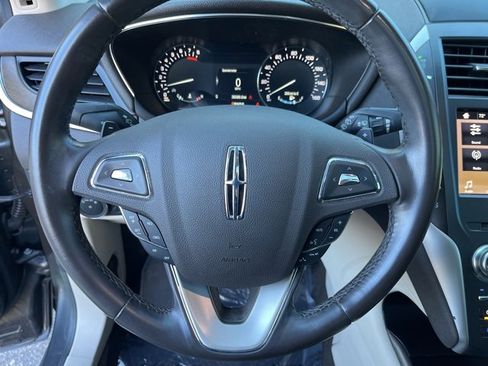 Used 2019 Lincoln MKC Reserve image 18